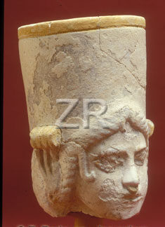 2621-1 Phoenician vase