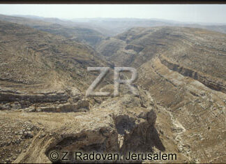 2812-10 Wadi Kelt-(Quilt)