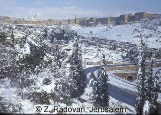 327-1 Snow in Jerusalem