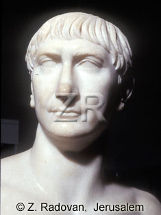 3295-2 Emperor Trajanus