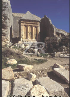 380-3 Zehariah's tomb