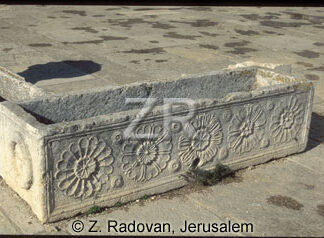 4002-1 Roman sarcophag