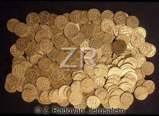 4204 Byzantyne gold coins