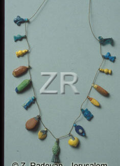 4297-6 Glass necklace
