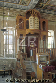 4584-1 Mea Shearim synag