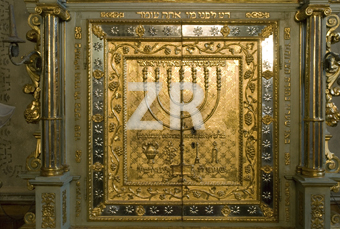 5452-3 Cuneo synagogue Ark