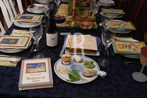 5475-1 Passover table