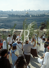 586-6 Easter procession